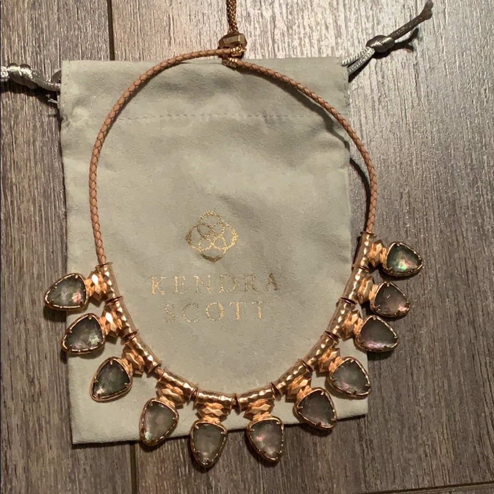 NWOT Kendra Scott rose tone adjustable necklace.